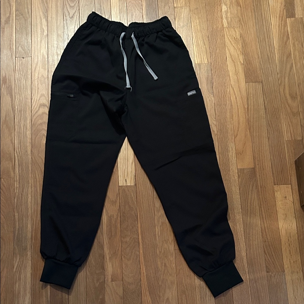 MED - Black Jogger Scrub Pants